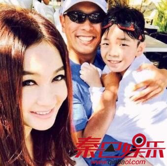 温碧霞走出婚变 老公何祖光个人资料介绍儿子是亲生的