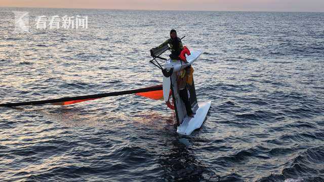 『船侧』三亚海域帆船侧翻 名遇险人员状况良好被安全救出