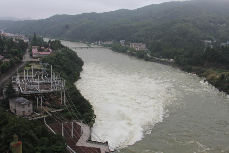 金寨|安徽六安金寨遭遇极端暴雨 积水最深超2米民警官兵紧急转移群众