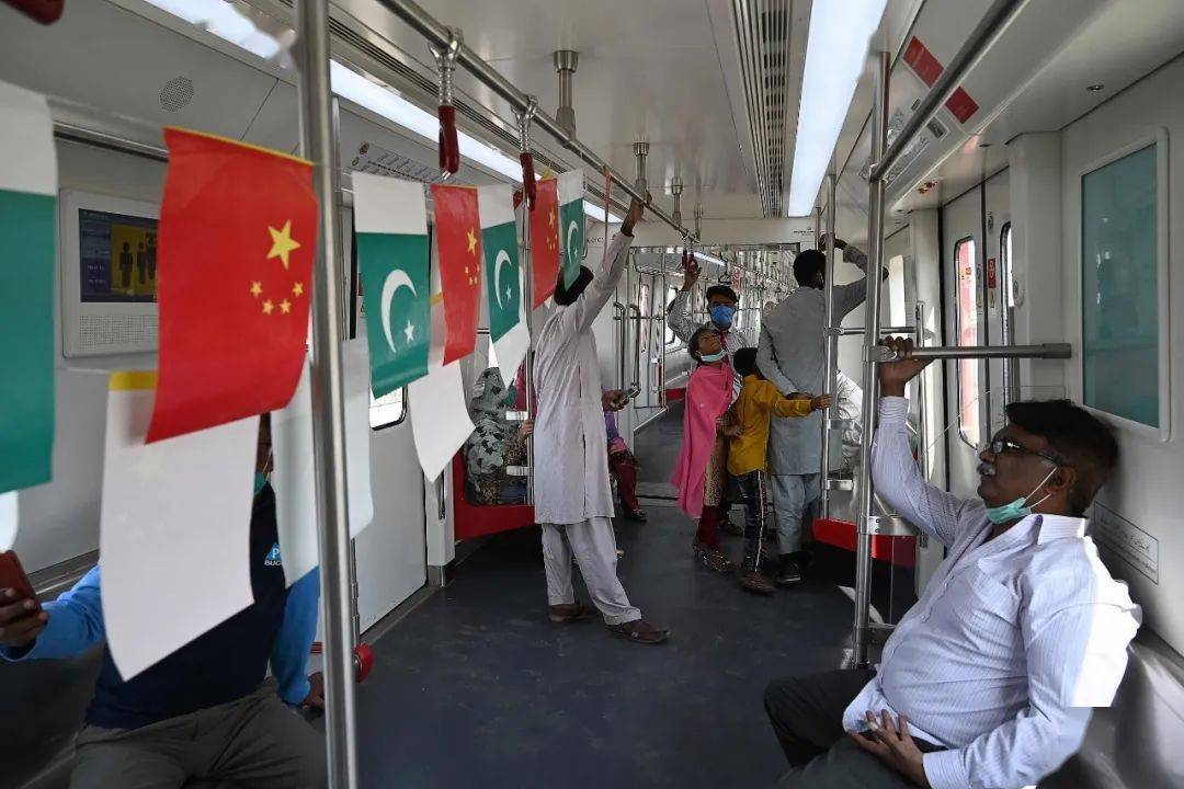 中国造地铁成巴基斯坦热门打卡地 中国"基建狂魔"助巴铁进入地铁时代