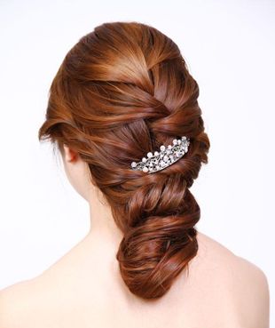 新娘盘头发漂亮优雅的步骤 新娘盘头发的技巧