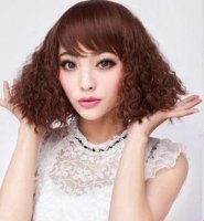 女孩子玉米烫短发发型图片 韩版女孩子玉米烫中短发发型图片